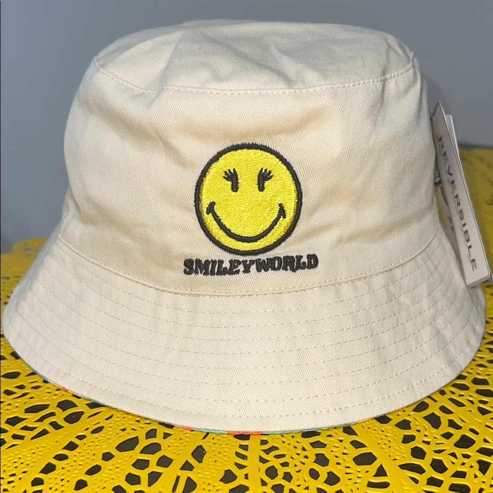 SmileyWorld Reversible Beige Bucket Hat